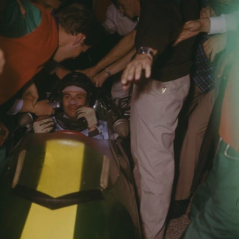 L'arrivée avec une victoire et un premier titre de champion du Monde !
© Rolls Press L'arrivée avec une victoire et un premier titre de champion du Monde !
© Rolls Press